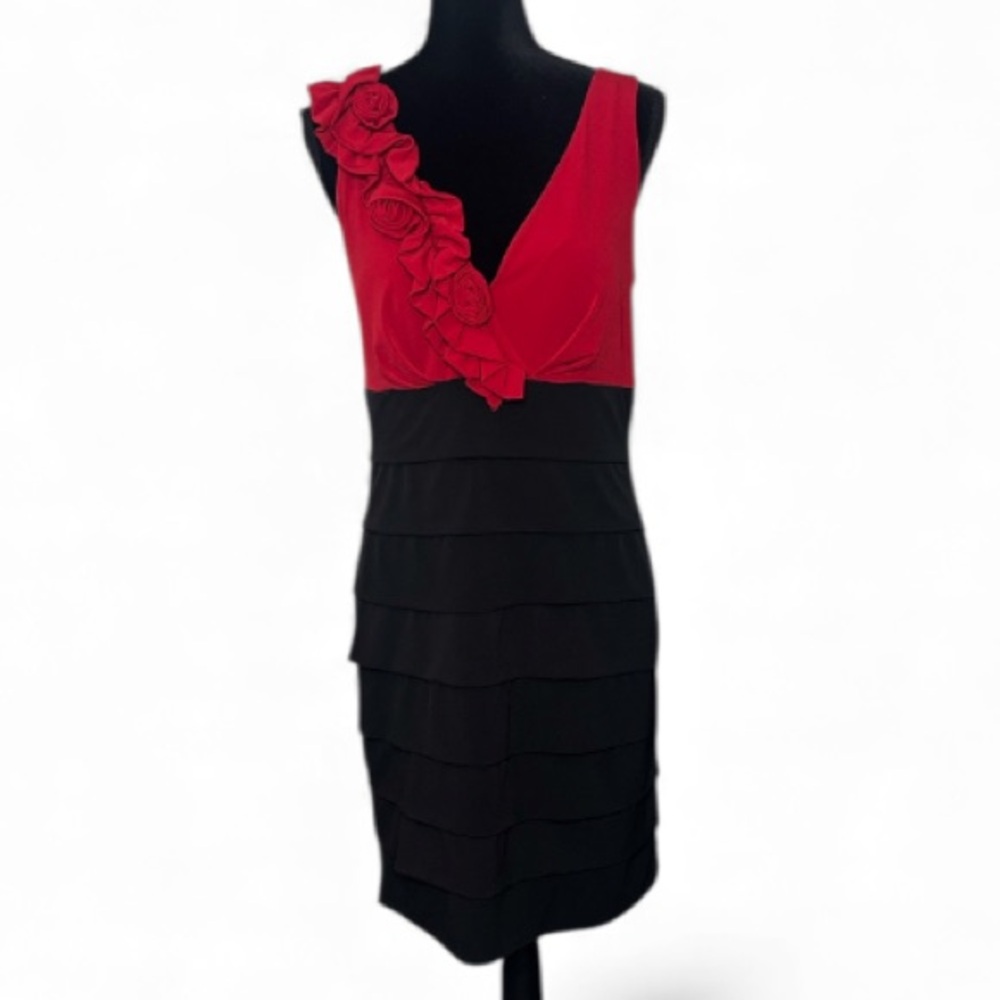 Enfocus Studio - Elegant Red Floral and Black Ruffled Dress - Size 14